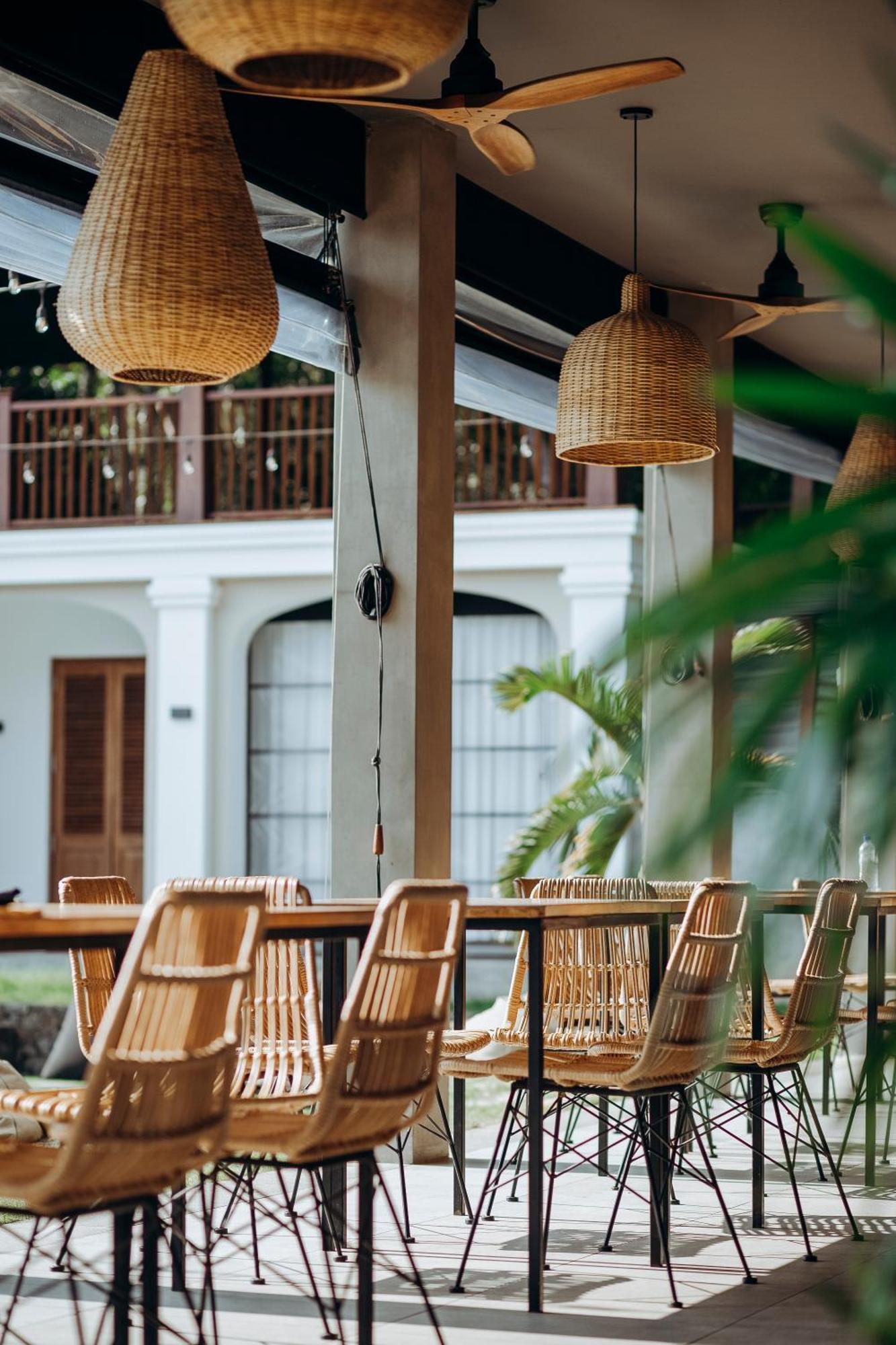 The Salty Pelican Yoga & Surf Retreat Dikwella Exterior foto