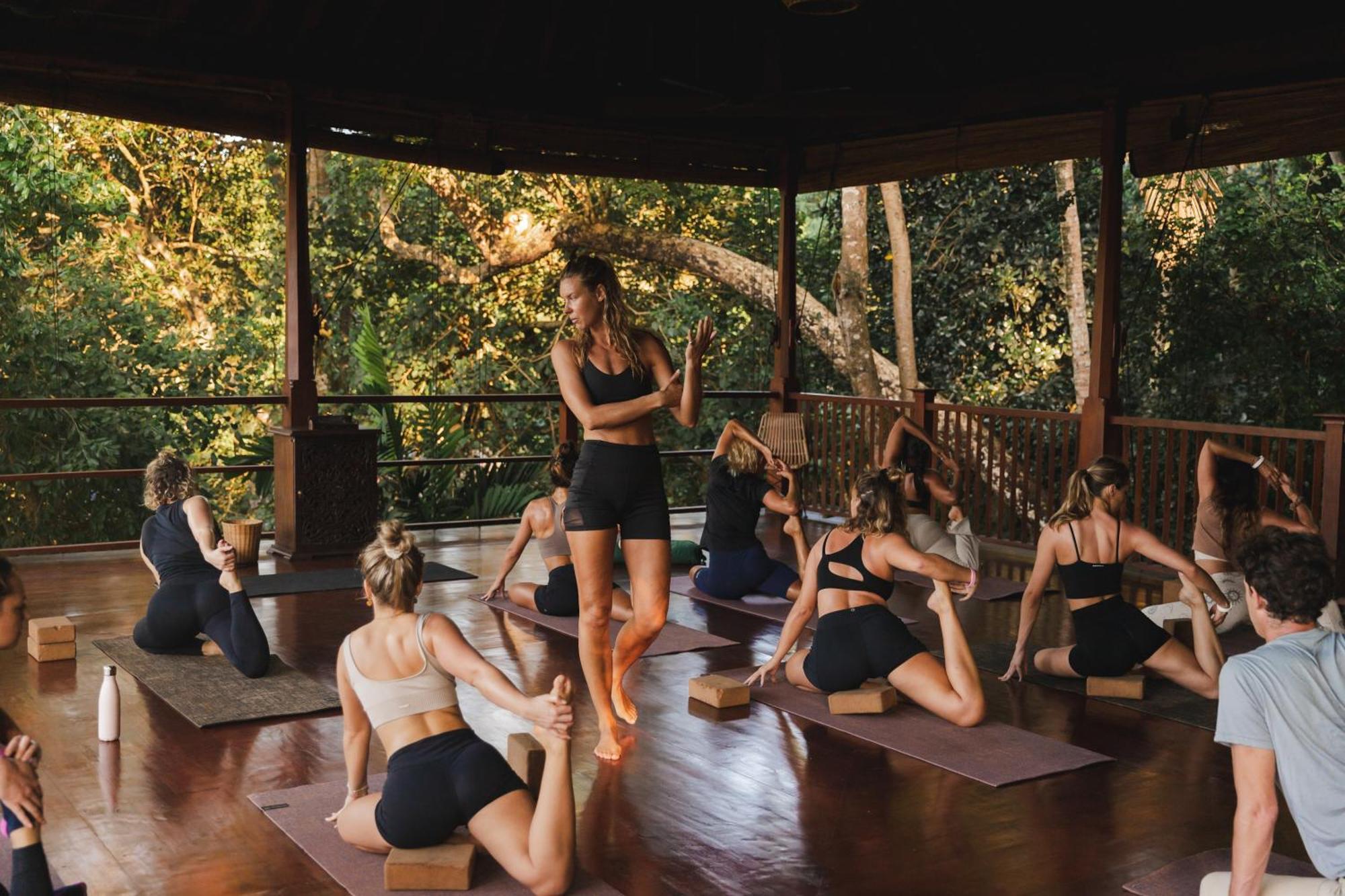 The Salty Pelican Yoga & Surf Retreat Dikwella Exterior foto